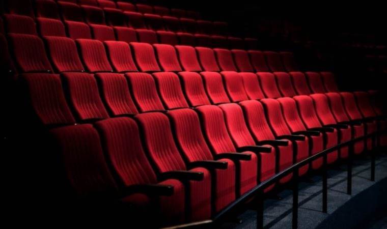 Kırmızı koltukların perdesi aralandı: Sinema ve tiyatro koltukları neden kırmızı renktir?
