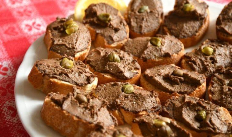 Crostini Di Fegatini Toscani nasıl yapılır? Püf noktalarıyla Crostini Di Fegatini Toscani tarifi...