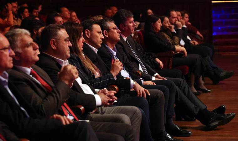 Özgür Özel, 'Bir Opera Gecesi' dinletisine katıldı