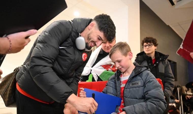A Milli Futbol Takımı, Galler'e geldi