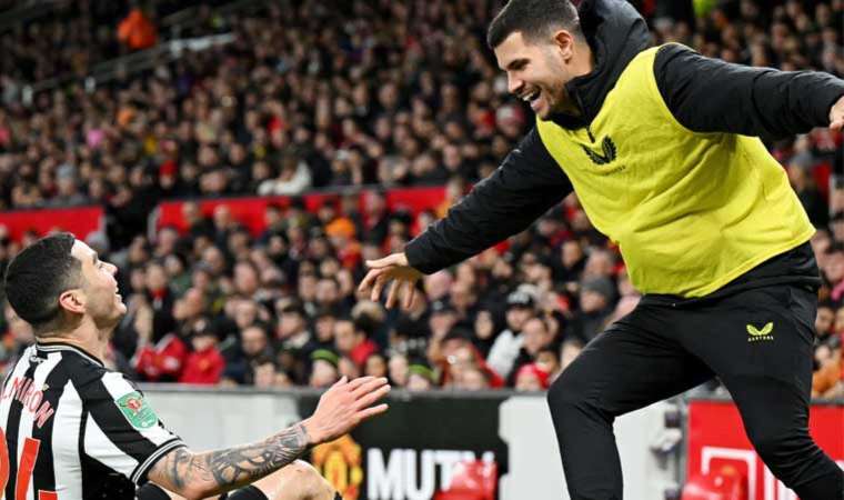 Manchester United'a evinde Newcastle şoku!