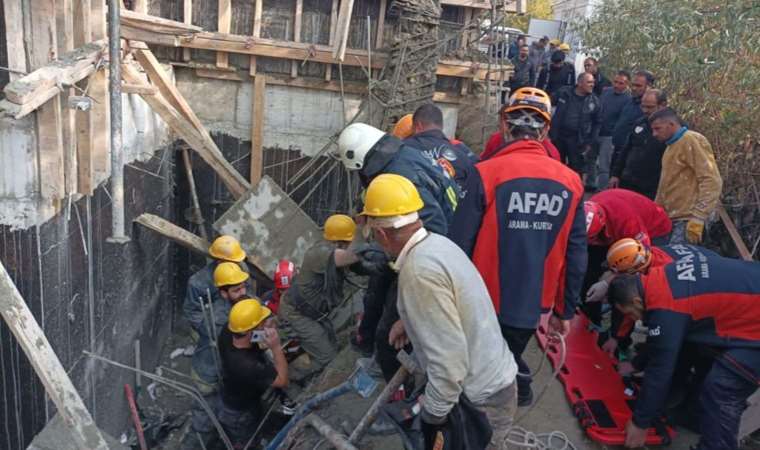 Beton kalıplar patladı... 2 işçi göçük altında kaldı