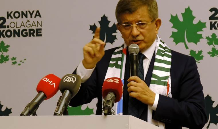 Davutoğlu'ndan Erdoğan'a: Borcunuz yoksa Ceyhan'dan İsrail'e gönderilen petrol sevkiyatı niye devam ediyor?