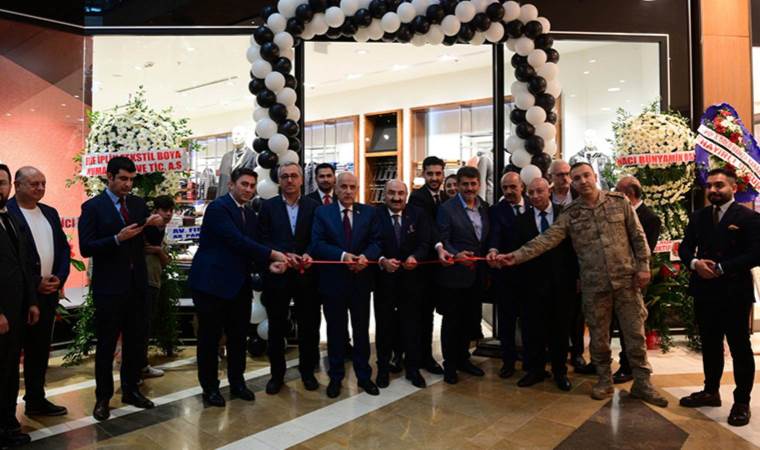 AKP'li başkan ve vekillerin kestiği kurdeleyi jandarma komutanına tutturdular