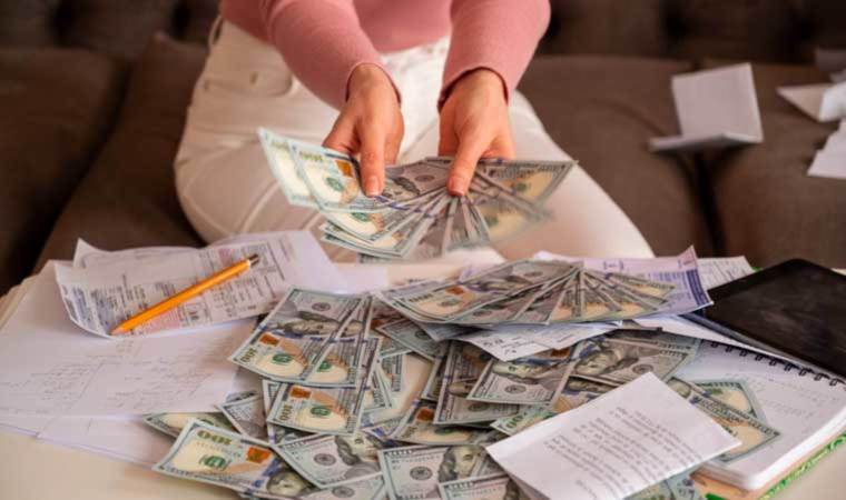 Borç alan ve asla geri vermeyen 4 burç... Borcunu ödememek için her yola başvururlar!