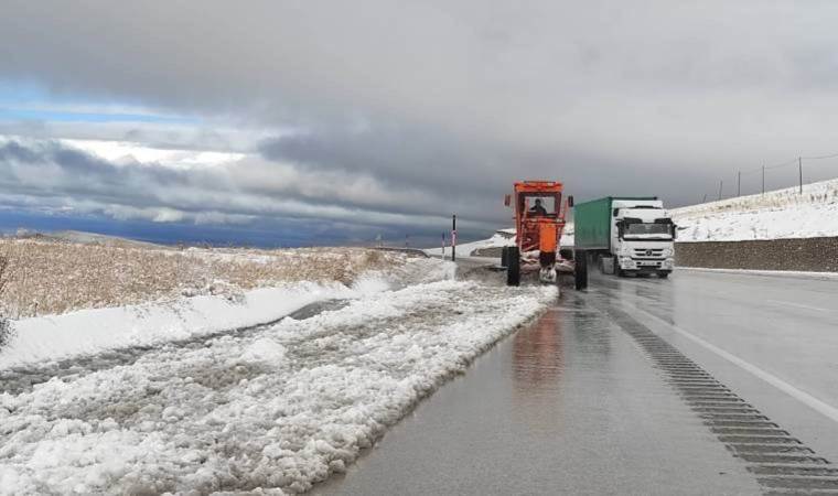 Van'da 142 yerleşim birimine ulaşım sağlanamıyor!
