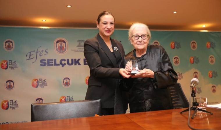 Prof. Dr. İoanna Kuçuradi Efes Selçuk’ta özgürlüğü anlattı