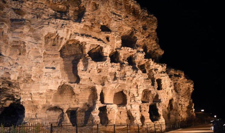 Sivas'ın mağara apartmanları ziyaretçilerini ağırlıyor