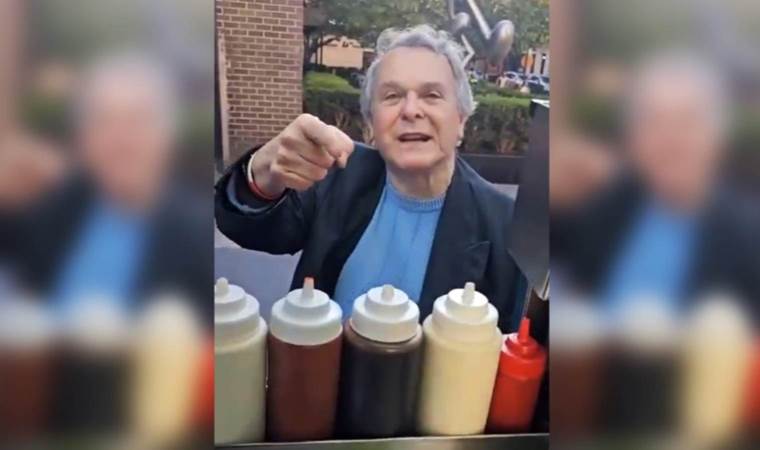 Müslüman seyyar satıcıya hakaret eden eski Obama yönetimi yetkilisi gözaltına alındı