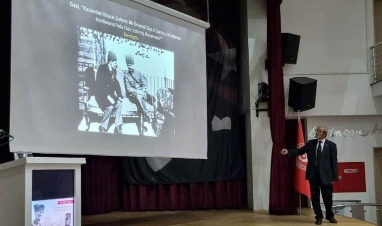 Bornova’da  Cumhuriyet ve Atatürk konuşuldu