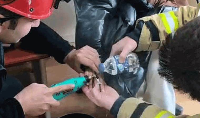Parmağı fermuara sıkışan lise öğrencisinin yardımına itfaiye yetişti