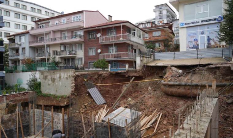 İstinat duvarı çöktü: 4 bina mühürlendi, 83 kişi tahliye edildi!
