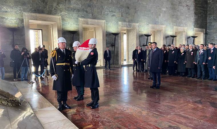 Bakan Tekin ve öğretmenlerden Anıtkabir'e ziyaret