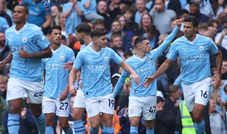 Manchester City, 86 yıl sonra ilk peşinde