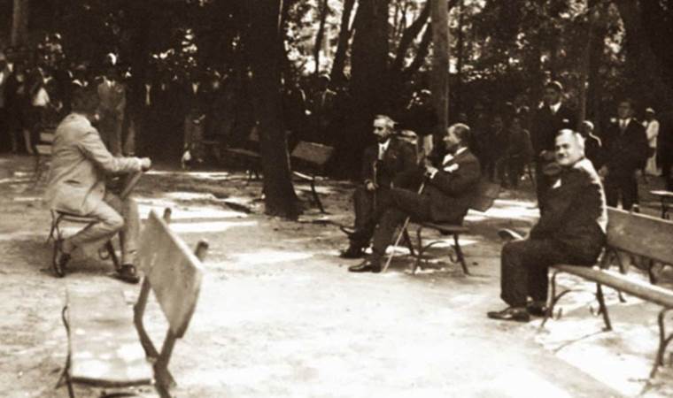 Atatürk'ün o karesi 95 yıl sonra Gülhane Parkı'nda canlandırıldı