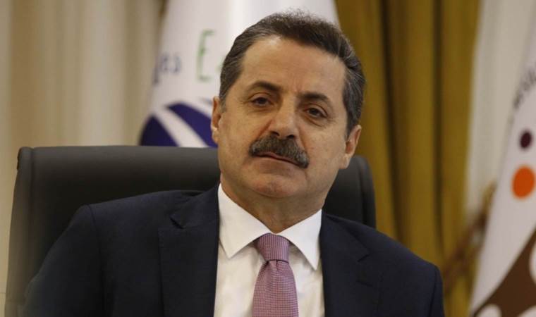 AKP'li Faruk Çelik: Cumhurbaşkanımızın önünde hain tezgâhlara muhatap bırakıldım