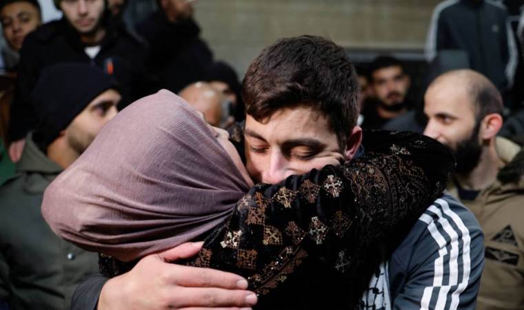 Filistinli mahkumlar, yaşadıklarını anlattı: Tehdit, baskı, işkence...