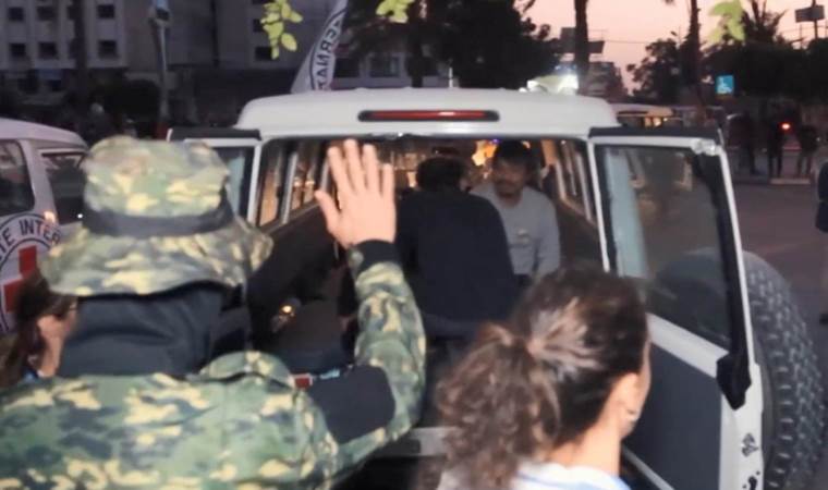 Hamas, 12 rehineyi daha serbest bıraktı
