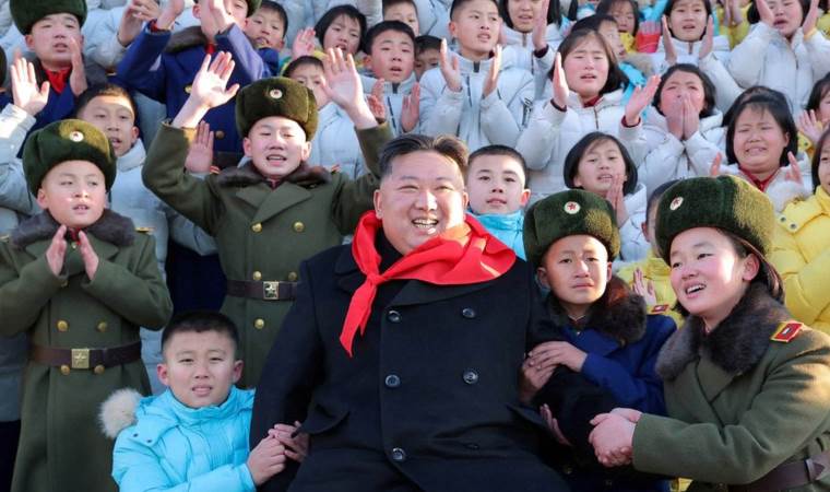 Şiir yarışmasında Kuzey Kore'yi övdü: Hapis cezası aldı!