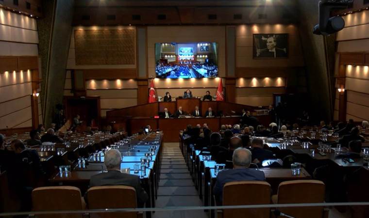 İBB Meclisi'nde 'Gazze'ye yardım için Kızılay aracılığı' kriz yarattı: Kurumun talebi yokken durumdan vazife çıkarılıyor