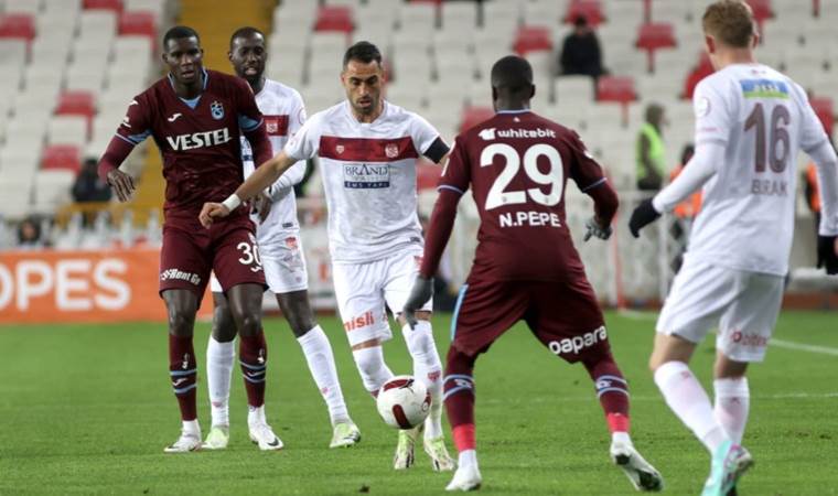 Spor yazarları Sivasspor - Trabzonspor maçını yorumladı: 'Orta sahayı pasaportsuz geçtiler'