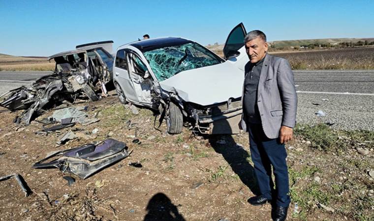 Diyarbakır’da otomobiller çarpıştı: 2 ölü, 1 yaralı