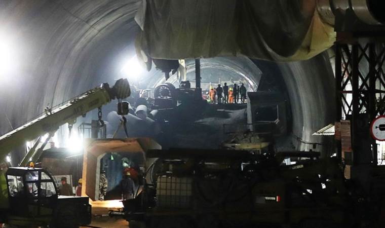 Hindistan'da 41 işçi 17 gündür mahsurdu: 'Fare madenciler' devrede