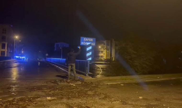 Edremit'te Kızılkeçeli ve İkizçay dereleri taştı