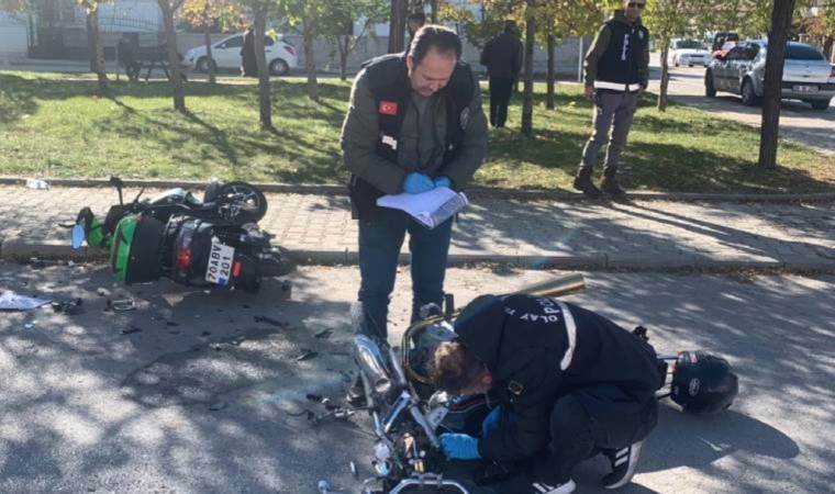 Karaman’da motosikletler çarpıştı: 1’i ağır 2 yaralı