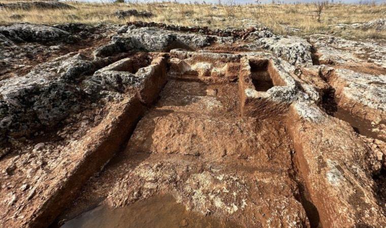 1800 yıllık tarihi eser Perre Antik Kenti'nde yapılan kazı çalışmalarında keşfedildi...