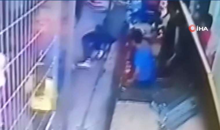 Anbean kaydedildi... Esenyurt’ta döner bıçaklı kavga!