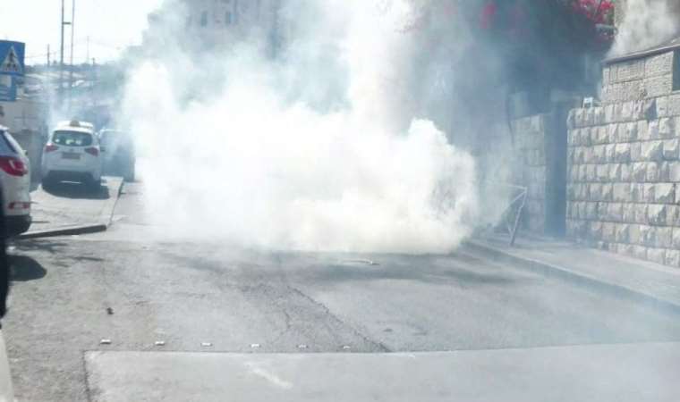 Mescid-i Aksa'da dördüncü cuma: Gaz bombasıyla müdahale edildi