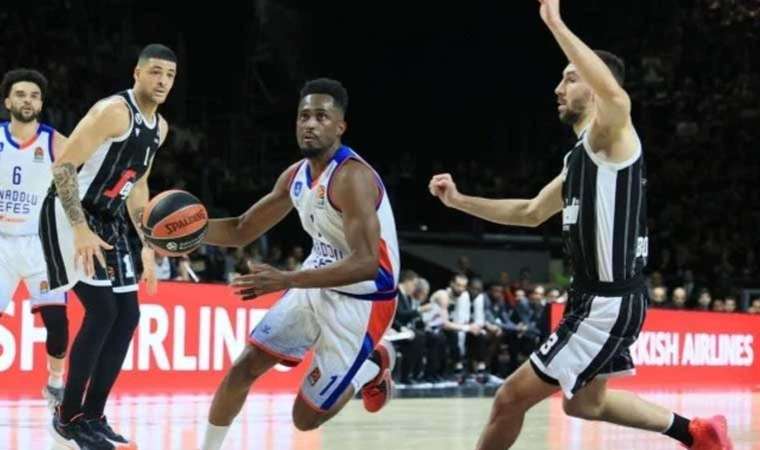 Anadolu Efes, Bologna'ya diş geçiremedi