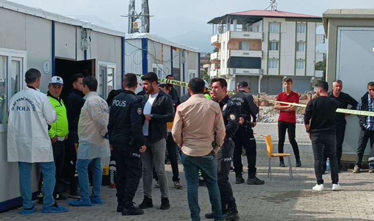 Depremzede öğretmen yalnız yaşadığı konteynerde ölü bulundu
