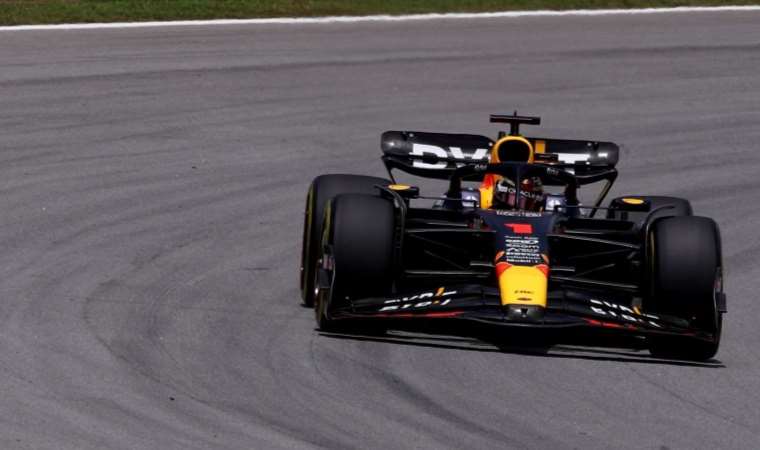 Brezilya'da koşulan F1 sprint yarışında gülen isim Max Verstappen oldu!