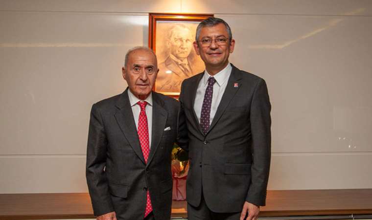 CHP'nin eski Genel Başkanı Hikmet Çetin, Özgür Özel'i ziyaret etti