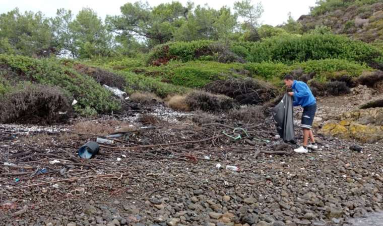 Gökova Körfezi’nden günlük 3 bin 420 kg. çöp topladı