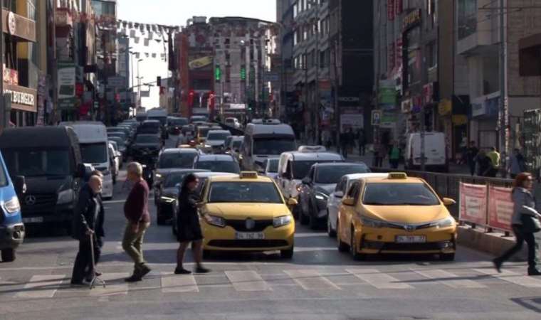 Kadıköy’de ceza yiyen taksicinin isyanı: 'Bu aracı burada yakarım'