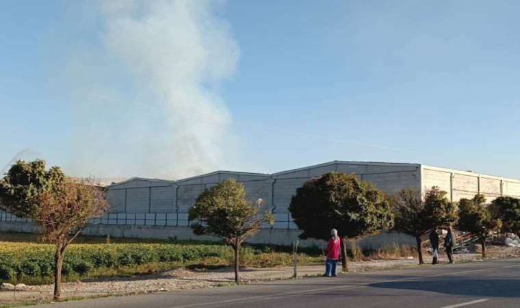 Kahramanmaraş'ta korkutan fabrika yangını: Ekipler müdahale ediyor!