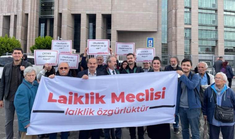Cumhuriyet ortaya çıkarmıştı: Laiklik Meclisi’nden öğrencilere cami temizliği yaptırılmasına ilişkin suç duyurusu