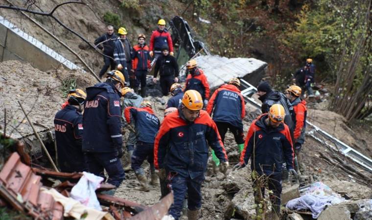 Son dakika... Zonguldak'taki heyelandan acı haber geldi: Anne ve oğulun cesetlerine ulaşıldı!