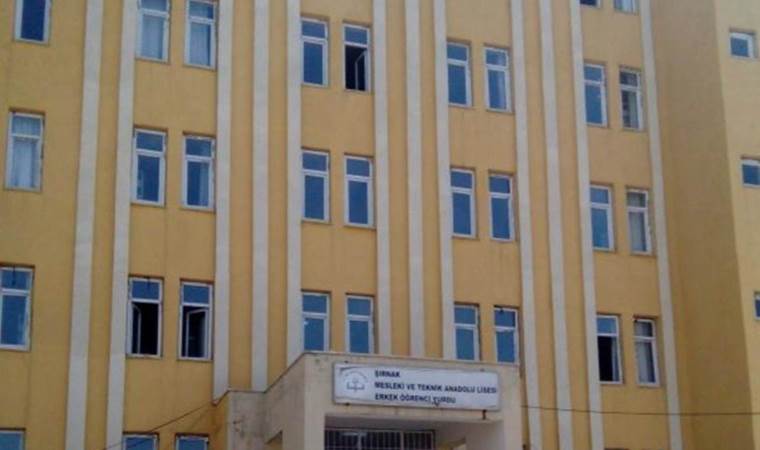 Müdür yurttan attı