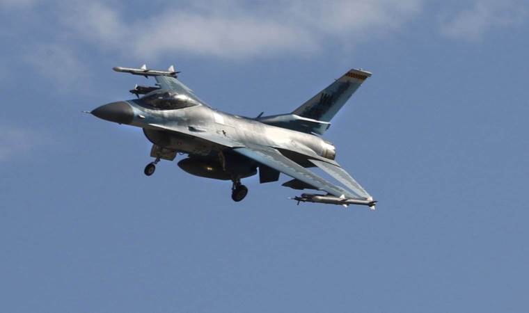 ABD'ye ait F-16 savaş uçağı düştü
