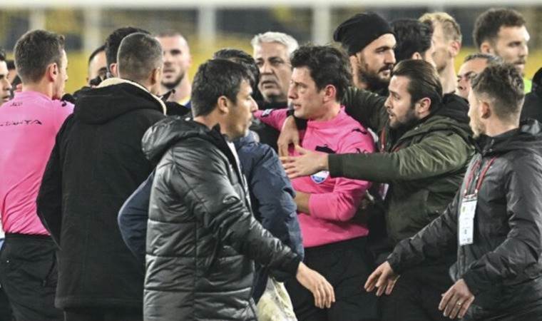 Başhekim, Halil Umut Meler'in son durumunu açıkladı: 'Sol göz çevresinde kanama ve küçük bir çatlak var'