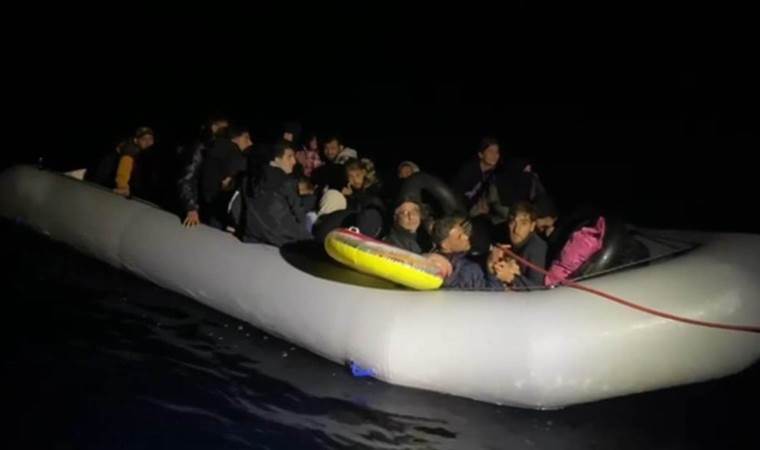 İzmir açıklarında 122 düzensiz göçmen kurtarıldı