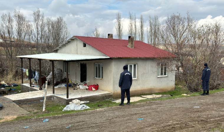 Muhtar dehşet saçtı... Kendisini darbeden köylülere ateş açtı!