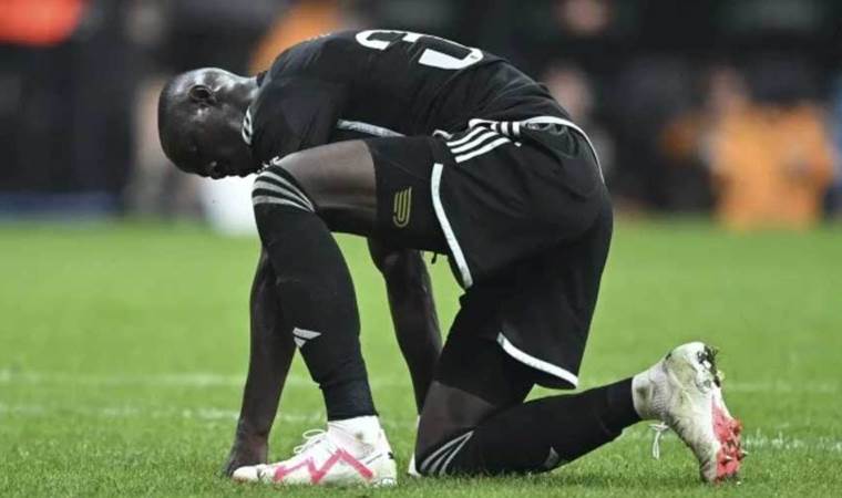 Kadro dışı bırakılan Eric Bailly'nin menajerinden açıklama