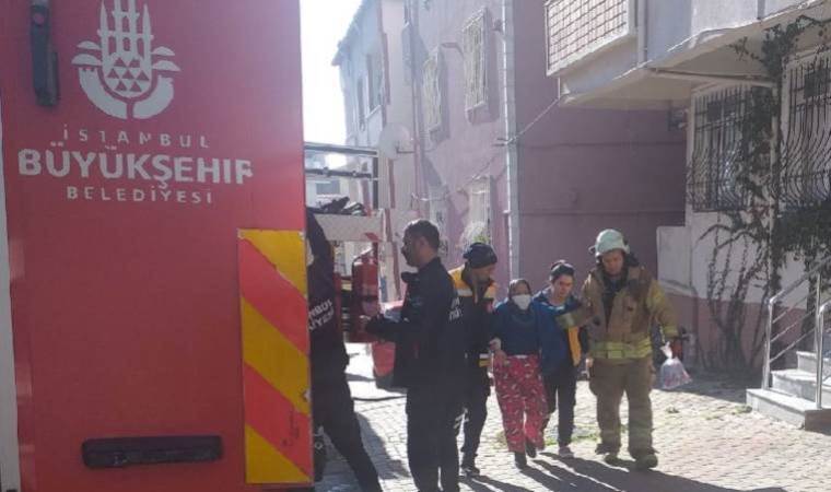 Babasıyla tartıştı, evini ateşe verdi... 4 kişi dumandan etkilendi!
