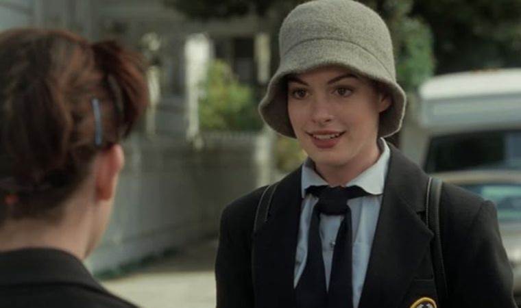 Anne Hathaway, Örümcek Adam 4'te kara kedi rolünü canlandıracaktı