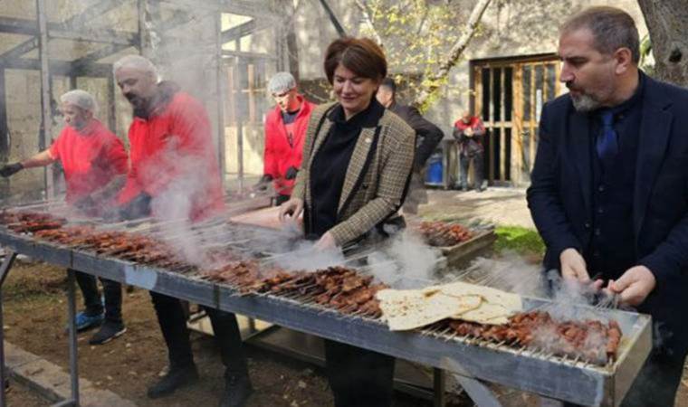 Meclis'te ciğer dağıtmıştı